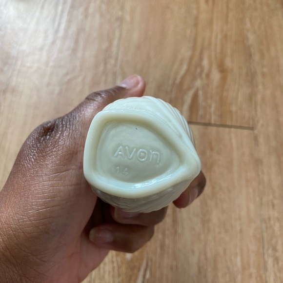 Collection of Vintage 1970’s Avon perfume bottles - Picture 5 of 16